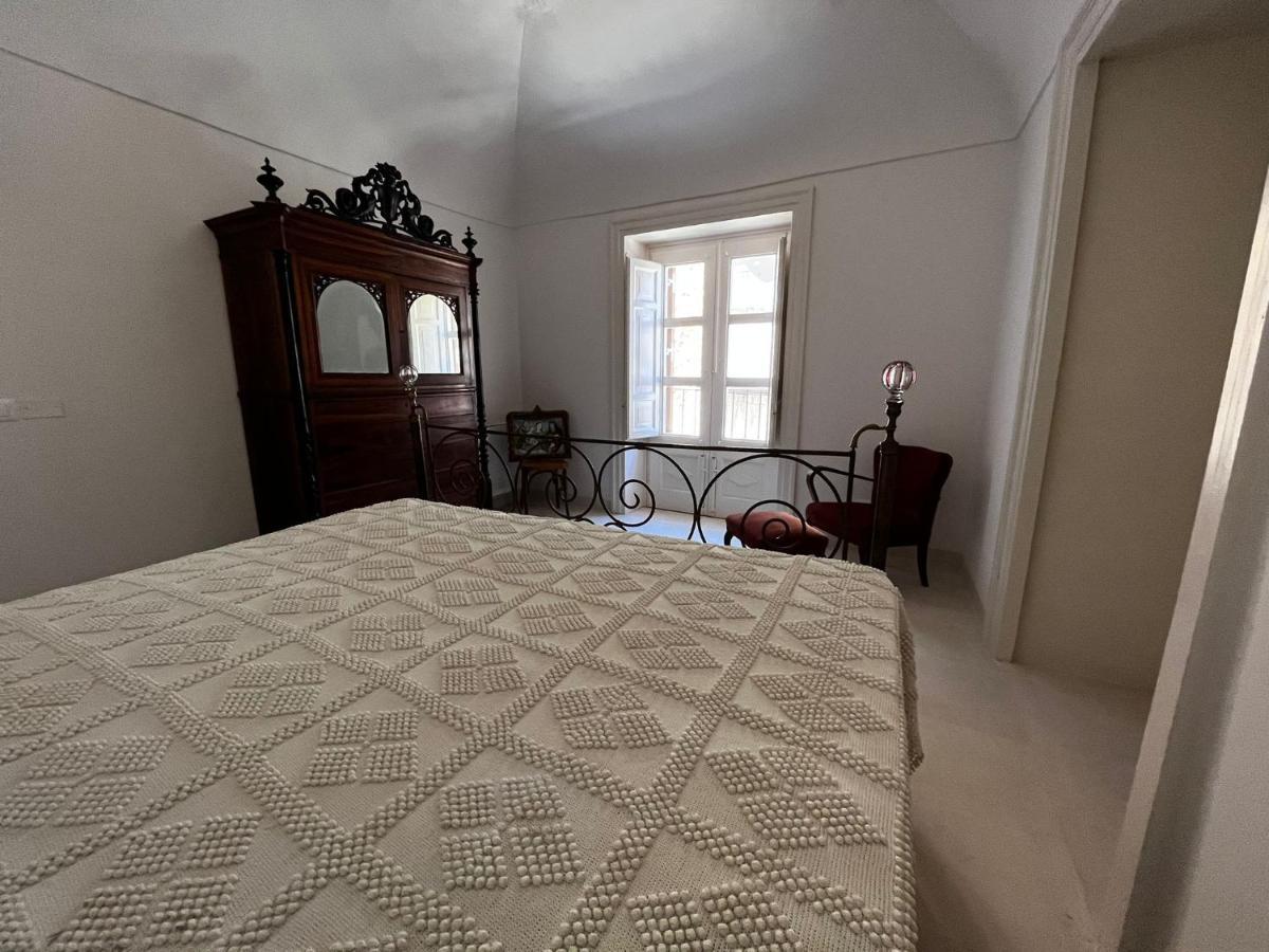 Palazzo Triolo - Dimora Di Charme Bed and Breakfast Corleone Exteriör bild